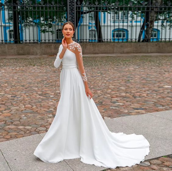 Sleeves, Neckline: illusion, Neckline: Asymmetric, Fabric: Minimalist