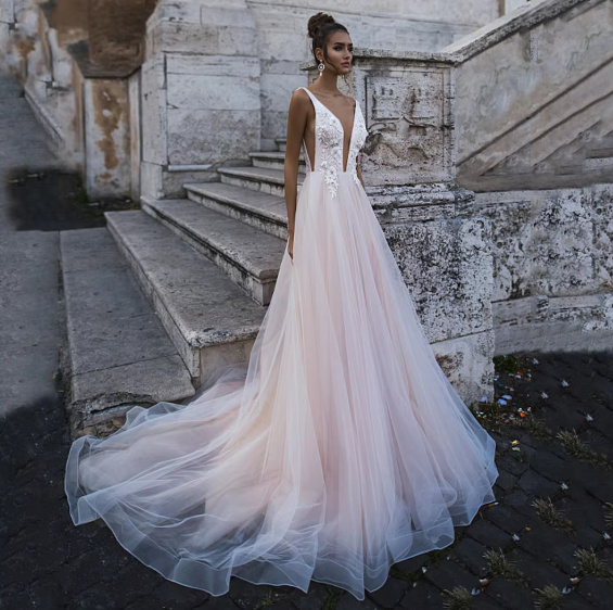 Straps, Neckline: V-Neck, Fabric: Tulle