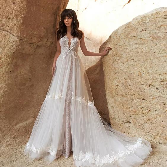 Neckline: V-Neck, Fabric: Lace, Fabric: Tulle