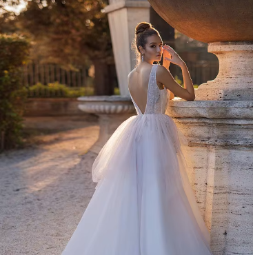 Open Back, Straps, Fabric: Tulle