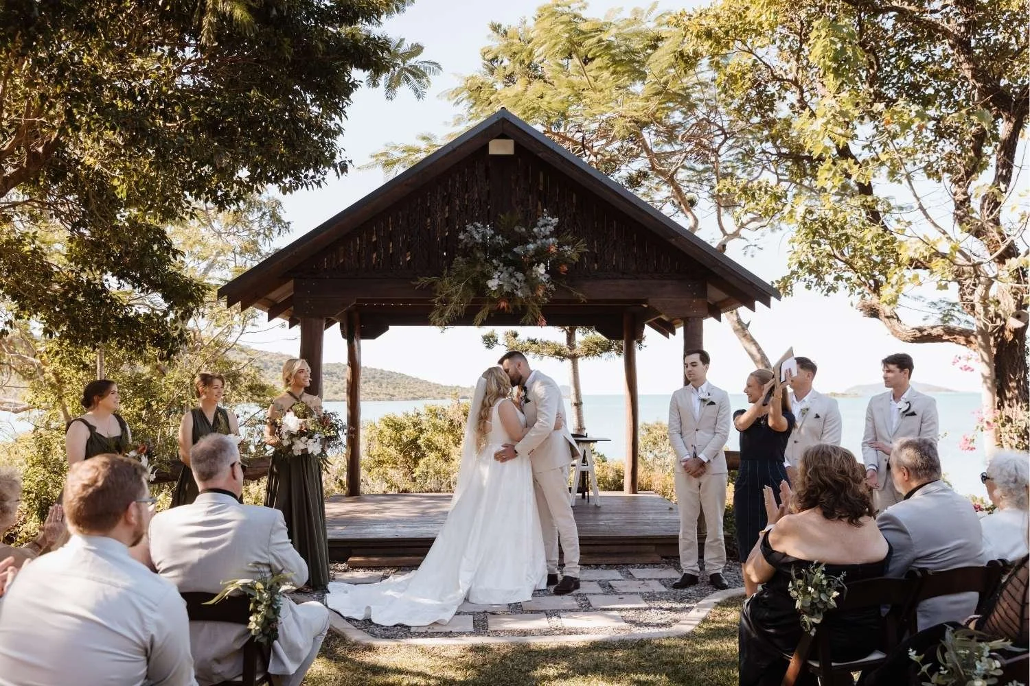 Outdoor wedding ceremony at Earlando Cape Gloucester