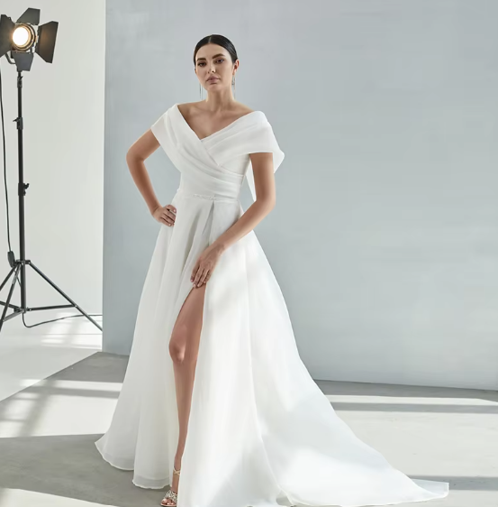 Neckline: Off-the-Shoulder, Fabric: Minimalist, Leg Split