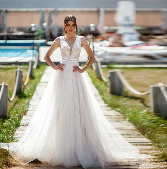 Straps, Neckline: V-Neck, Fabric: Tulle, Fabric: Lace