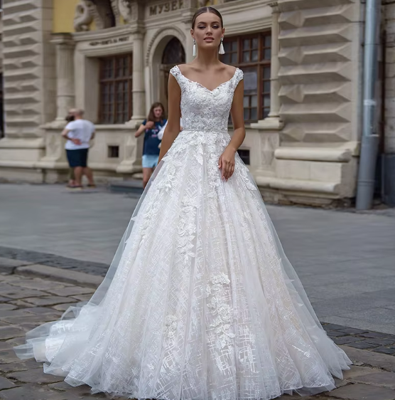 Neckline: Sweetheart, Fabric: Lace