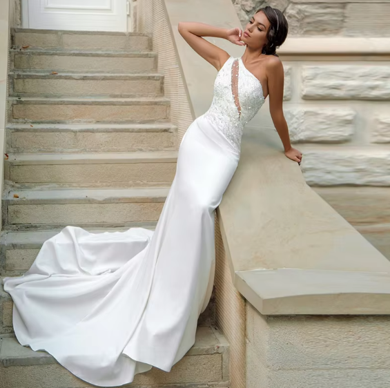 Neckline: Asymmetric, Fabric: Minimalist