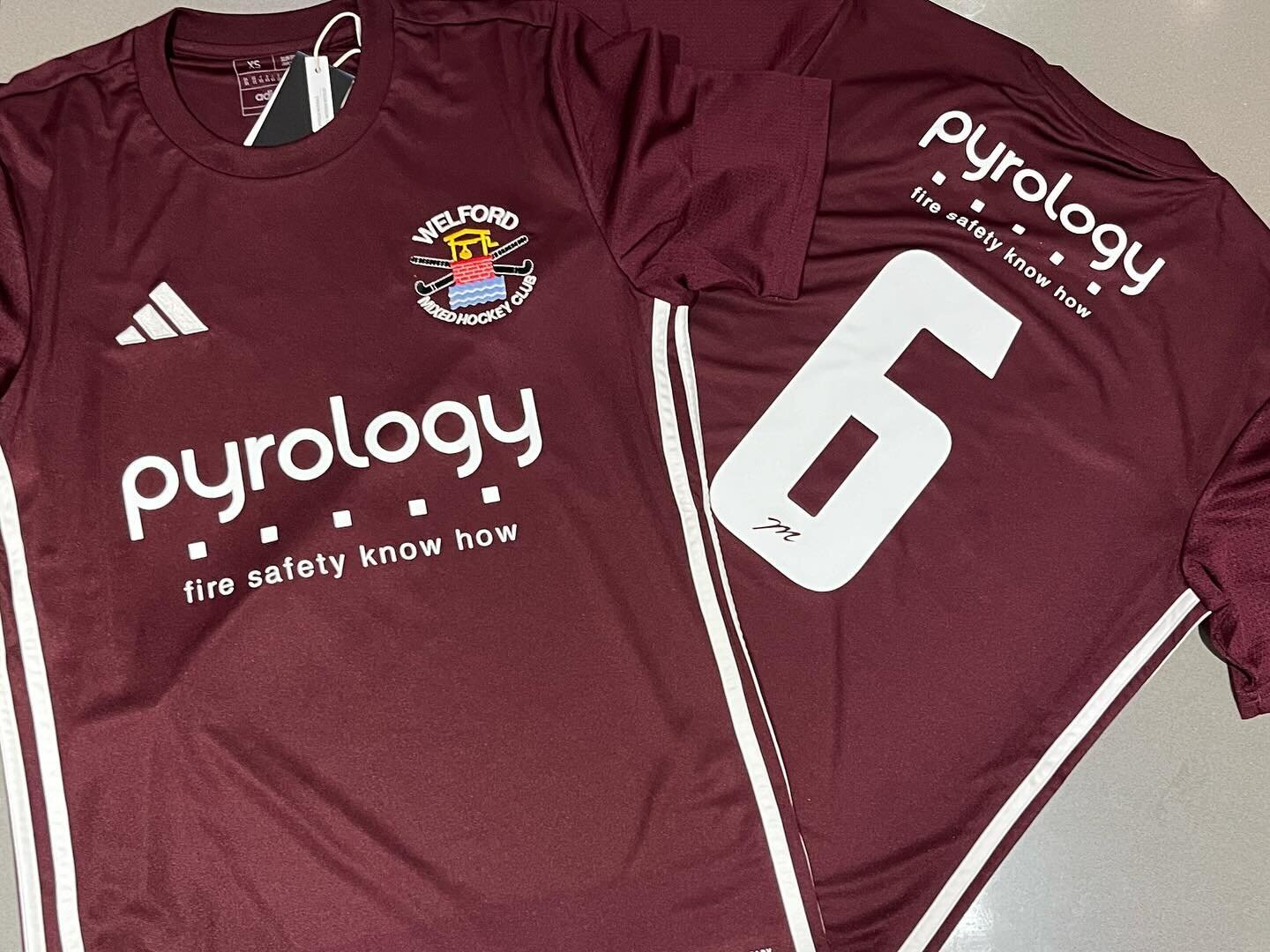 The new @welfordmixedhockeyclub kit looks really good.