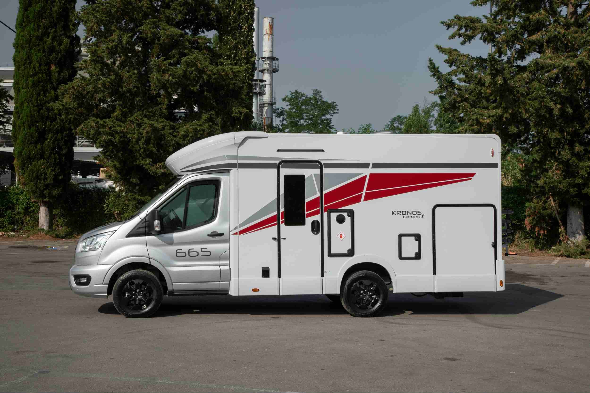 Exterior Side View (Islay - Roller Team Kronos Compact 665 Motorhome)