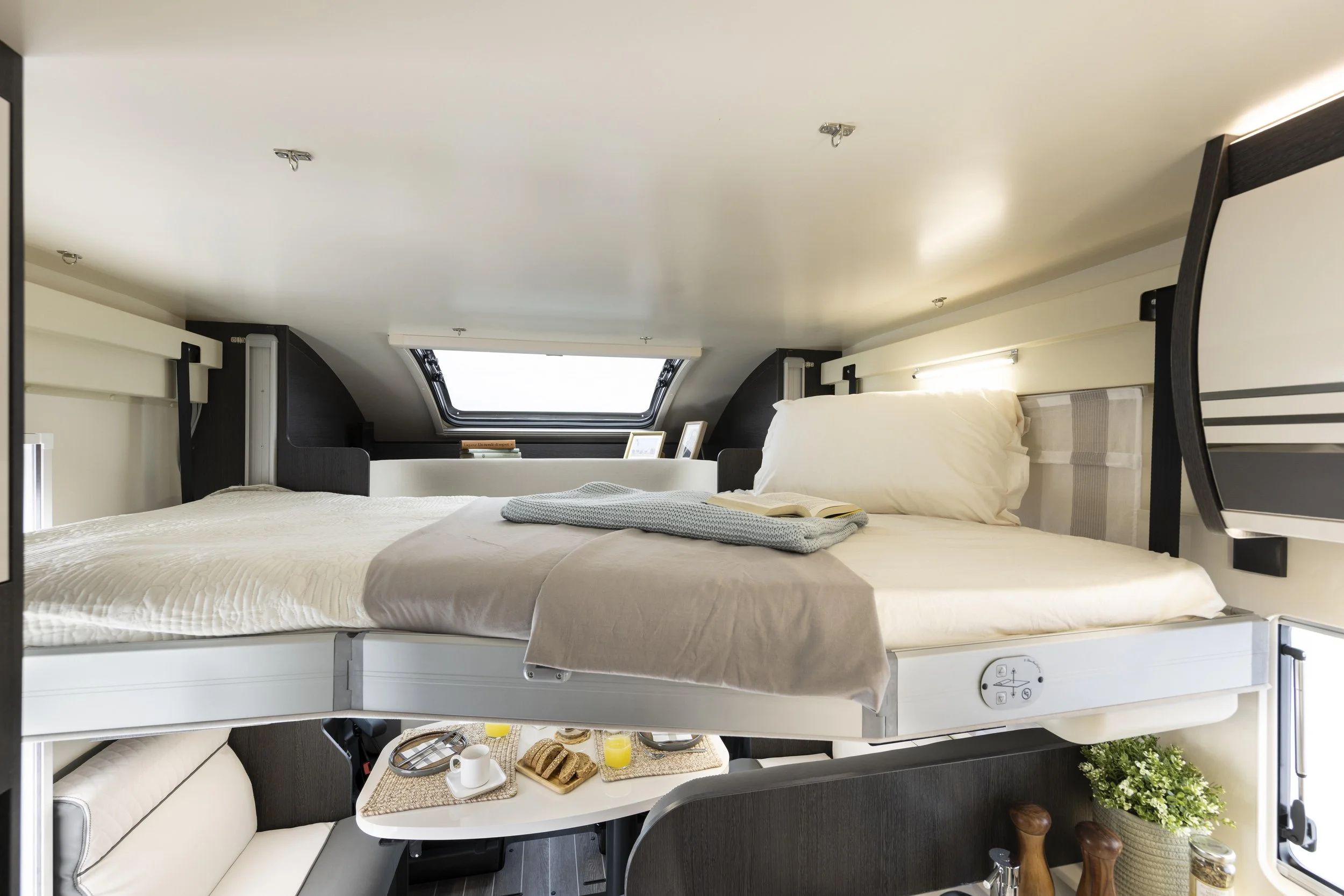 Zefiro 696- 008_79A2334 copy.jpg