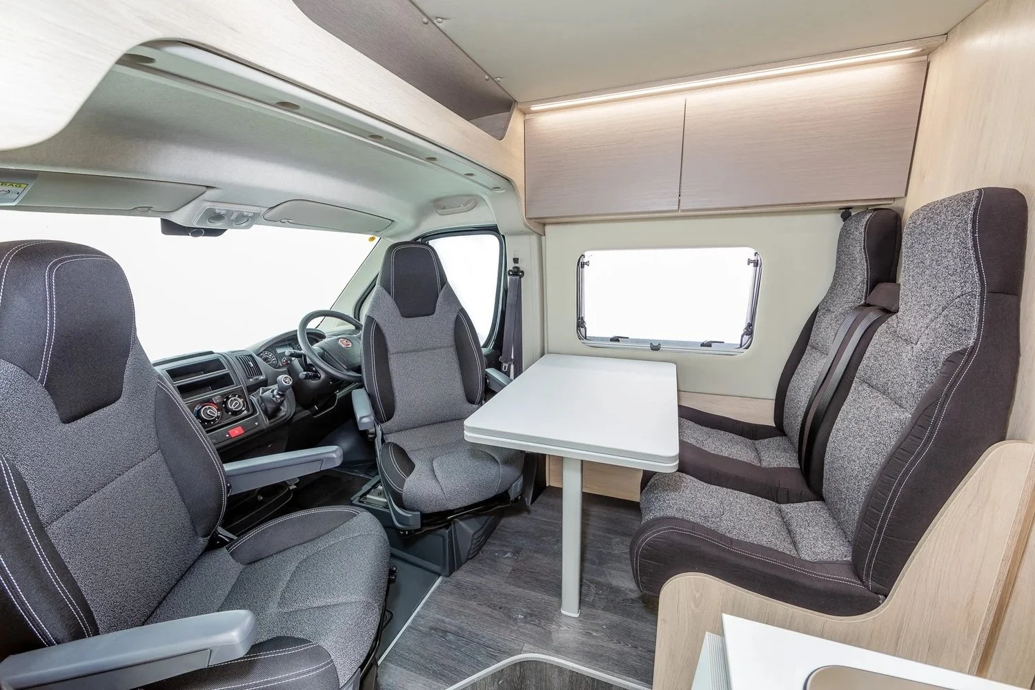 4 - Freedom_Motorhomes_Iona_Internal_Expedition-67-8170.jpeg