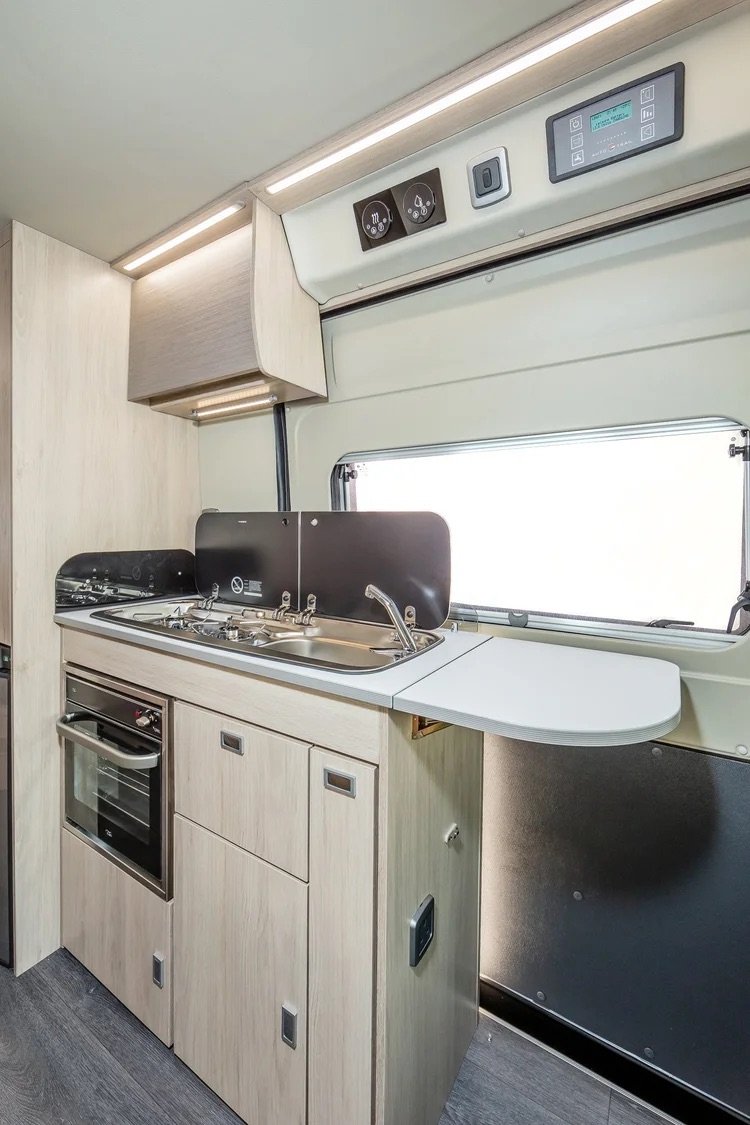 5 - Freedom_Motorhomes_Iona_Internal_Expedition-67-8178.jpeg