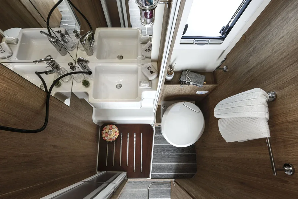 Freedom_Motorhomes_Rassay_Internal__8009648.webp
