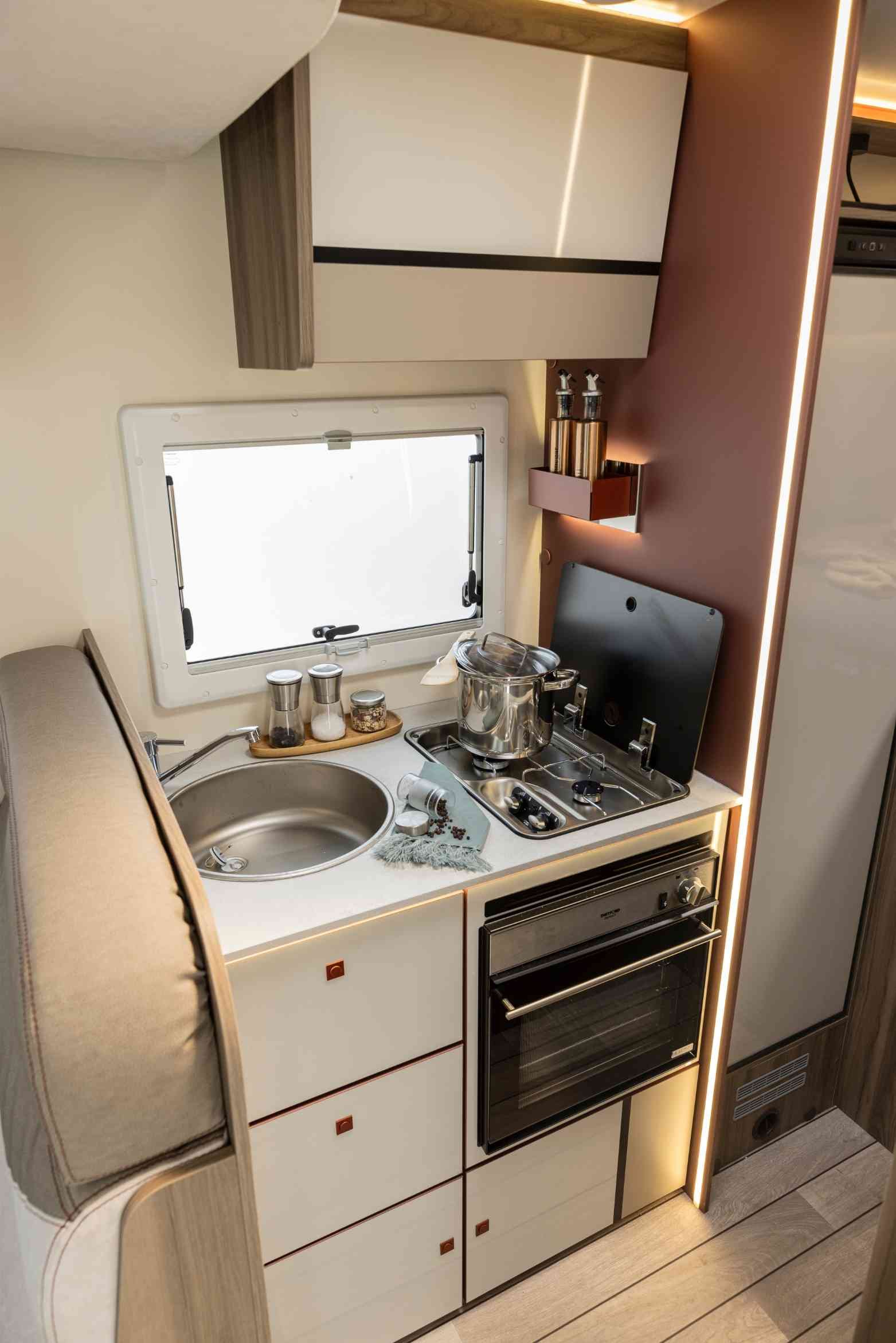 Kronos Compact 665 - 5977 Kitchen.jpg