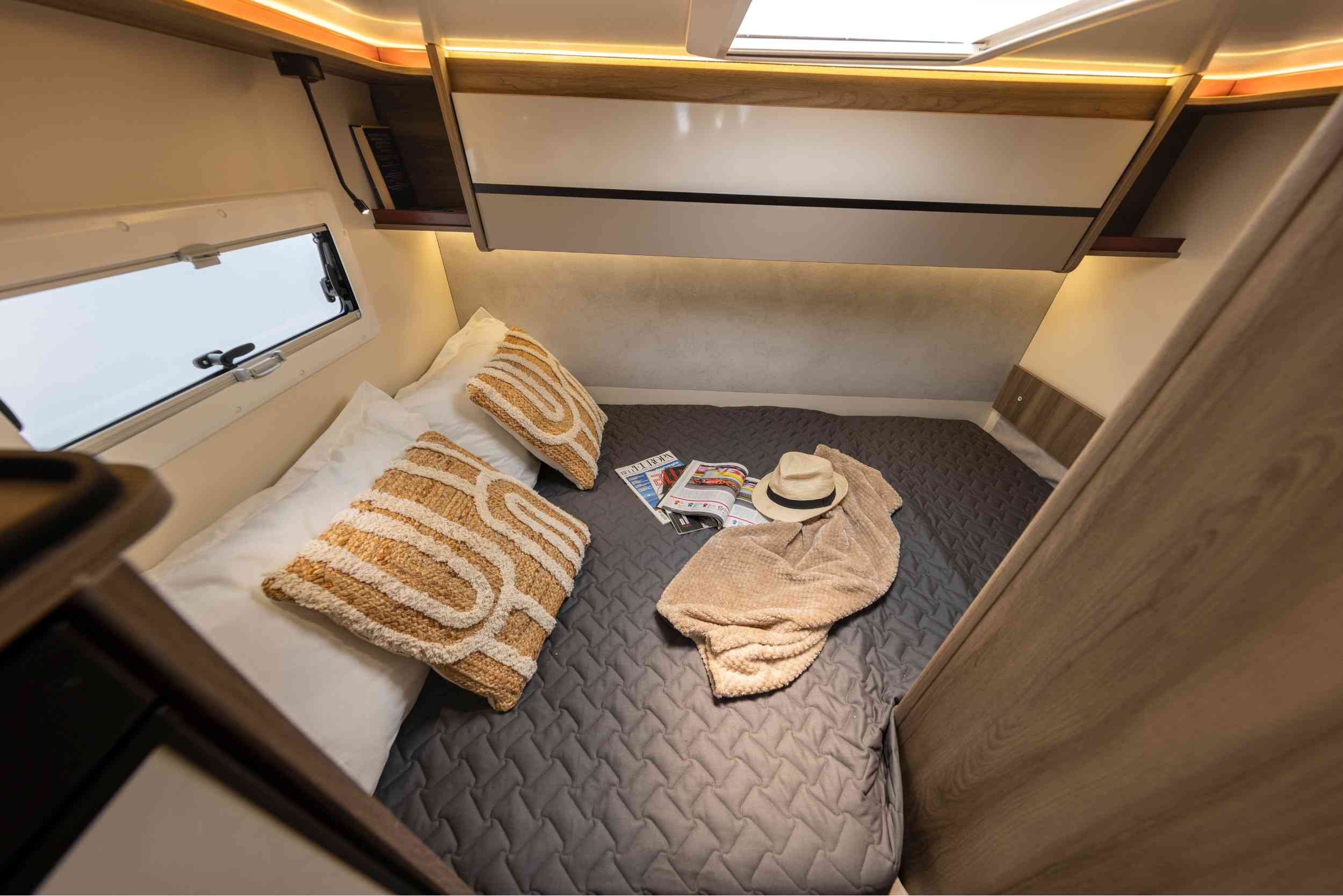 Kronos Compact 665 - 5989 Rear Bed.jpg