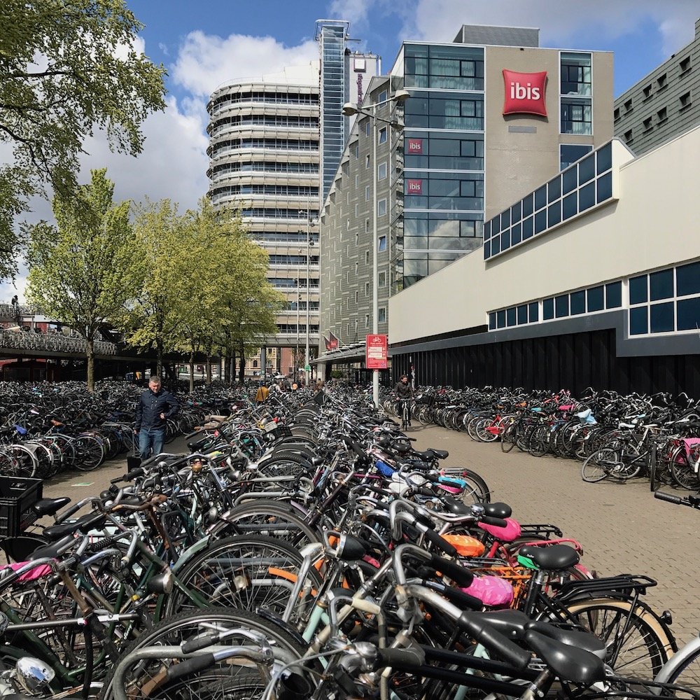 Amsterdam-bikes-station.jpeg