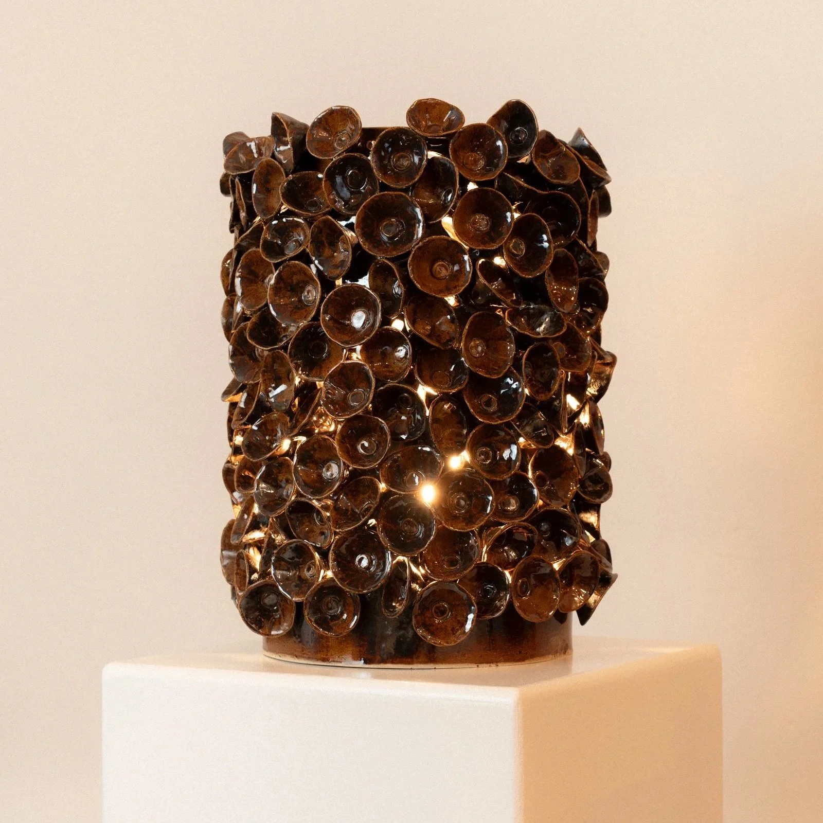 Lampe à poser, lampadaire et applique murale en céramique artisanale