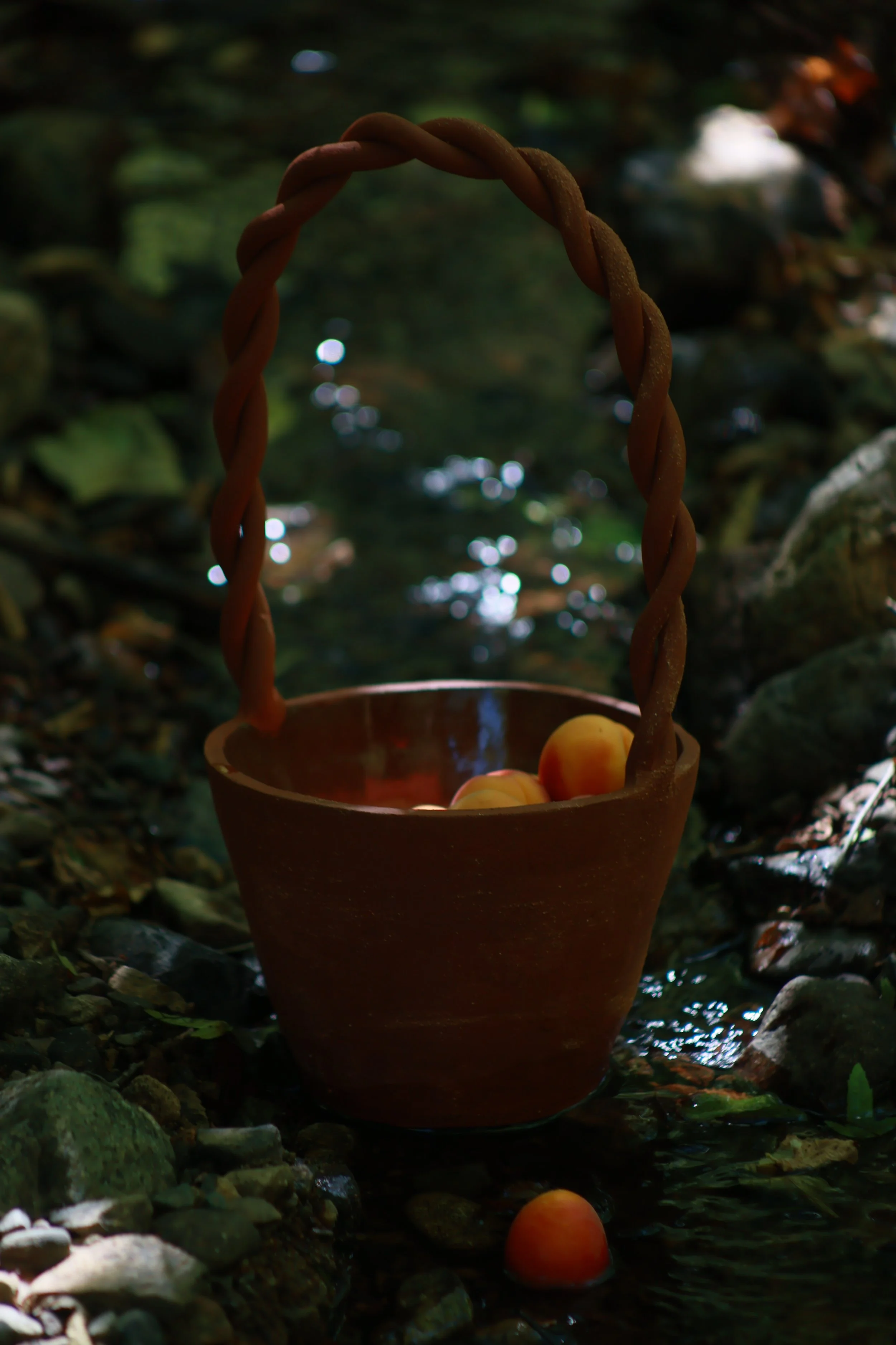 Panier Sporta en grès rouge.JPG