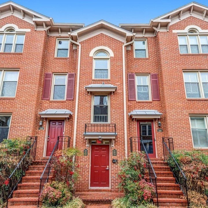 Our client Nicole Harding with @novahouseandhome brought this beautiful property to life using some of our favorite inventory pieces and d&eacute;cor to highlight its best features!

554 N West St Unit 6-7,
Alexandria, VA 22314

Great job Nicole!

#h