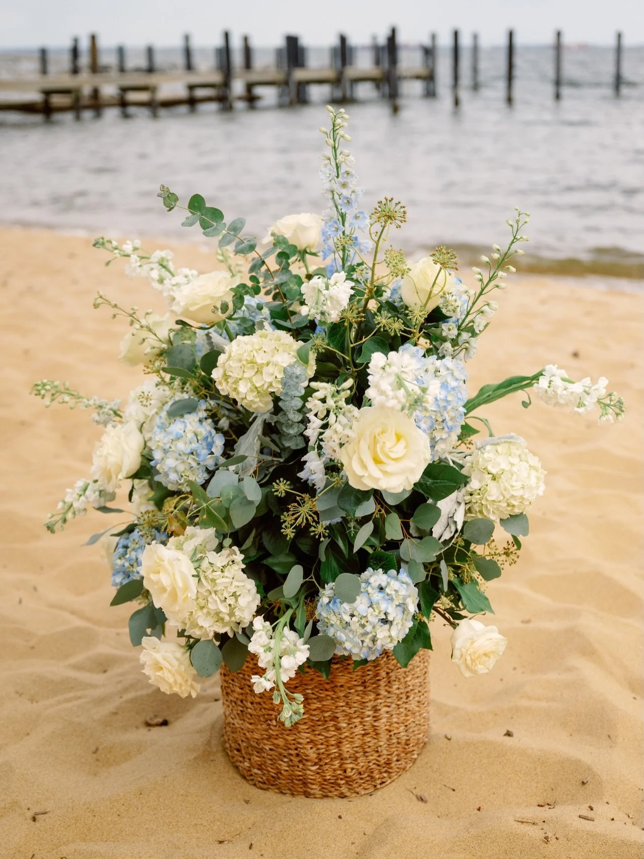 While the beauty of the bay means you don&rsquo;t need much in the way of decor, these most florals by @wildflowermdweddings for this ceremony were beautiful 💙
⠀⠀⠀⠀⠀⠀⠀⠀⠀
Photography: @captured.by.alyssa
⠀⠀⠀⠀⠀⠀⠀⠀⠀
📍 CBF Events, beachfront wedding an