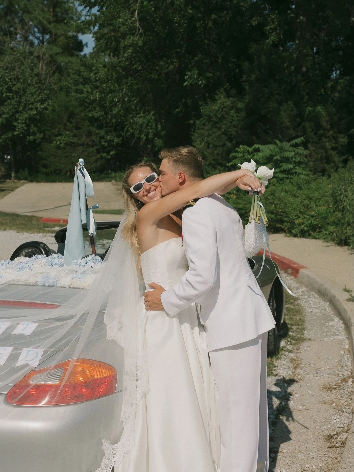 Groom in Navy dress whites? Must be an Annapolis wedding ⚓️ 

It&rsquo;s so special those in the Navy decide to have their special day at CBF Events 💙

Photographer: @taylornations_photography

📍 CBF Events, beachfront wedding and event venue in An
