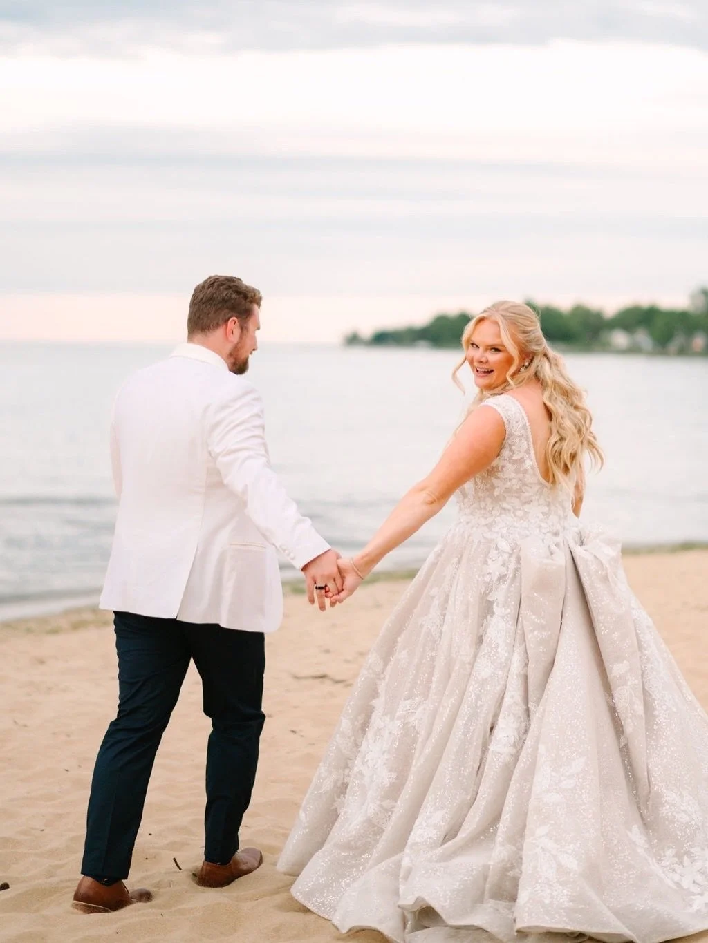When all the planning is done and you get to relax and have fun on the Chesapeake Bay. 
⠀⠀⠀⠀⠀⠀⠀⠀⠀
Our private beach creates the perfect water and beachfront atmosphere for you to enjoy throughout your wedding day. 
⠀⠀⠀⠀⠀⠀⠀⠀⠀
See it for yourself this 
