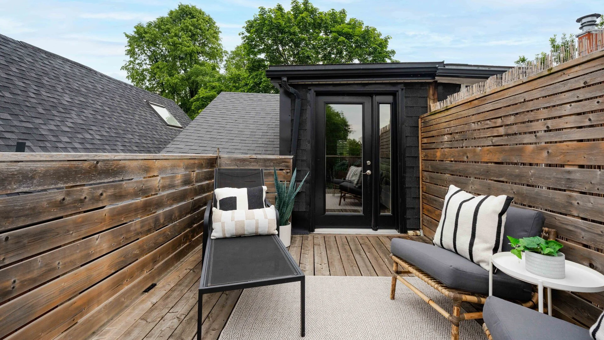 20 Condor Roof Patio 2.jpg