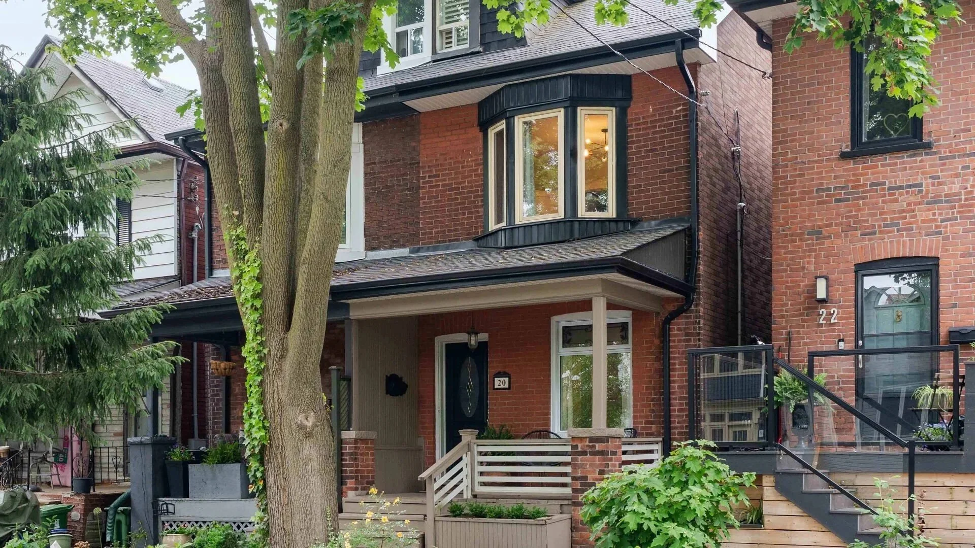 SOLD - 20 Condor Ave