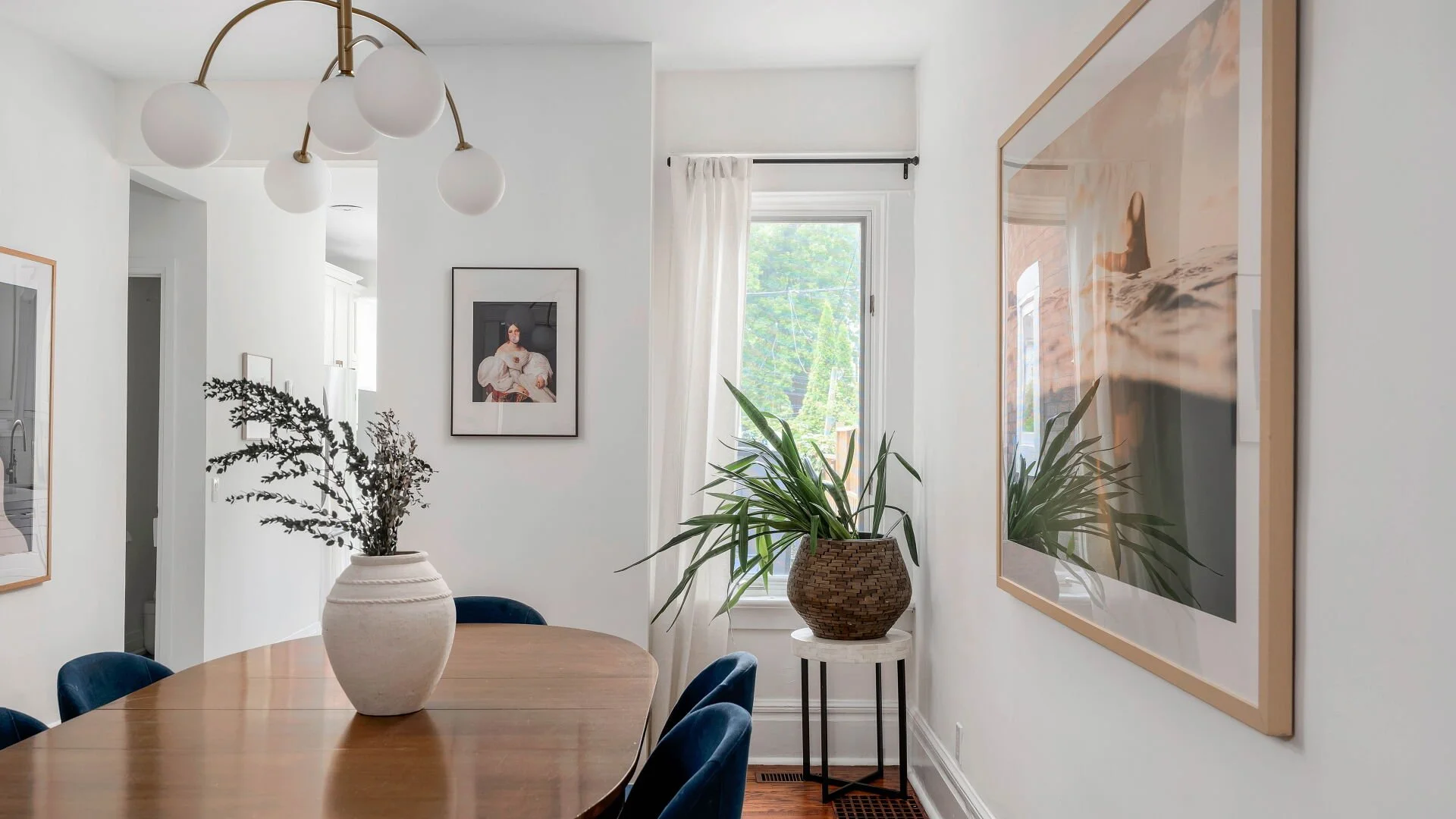 20 Condor Dining 2.jpg