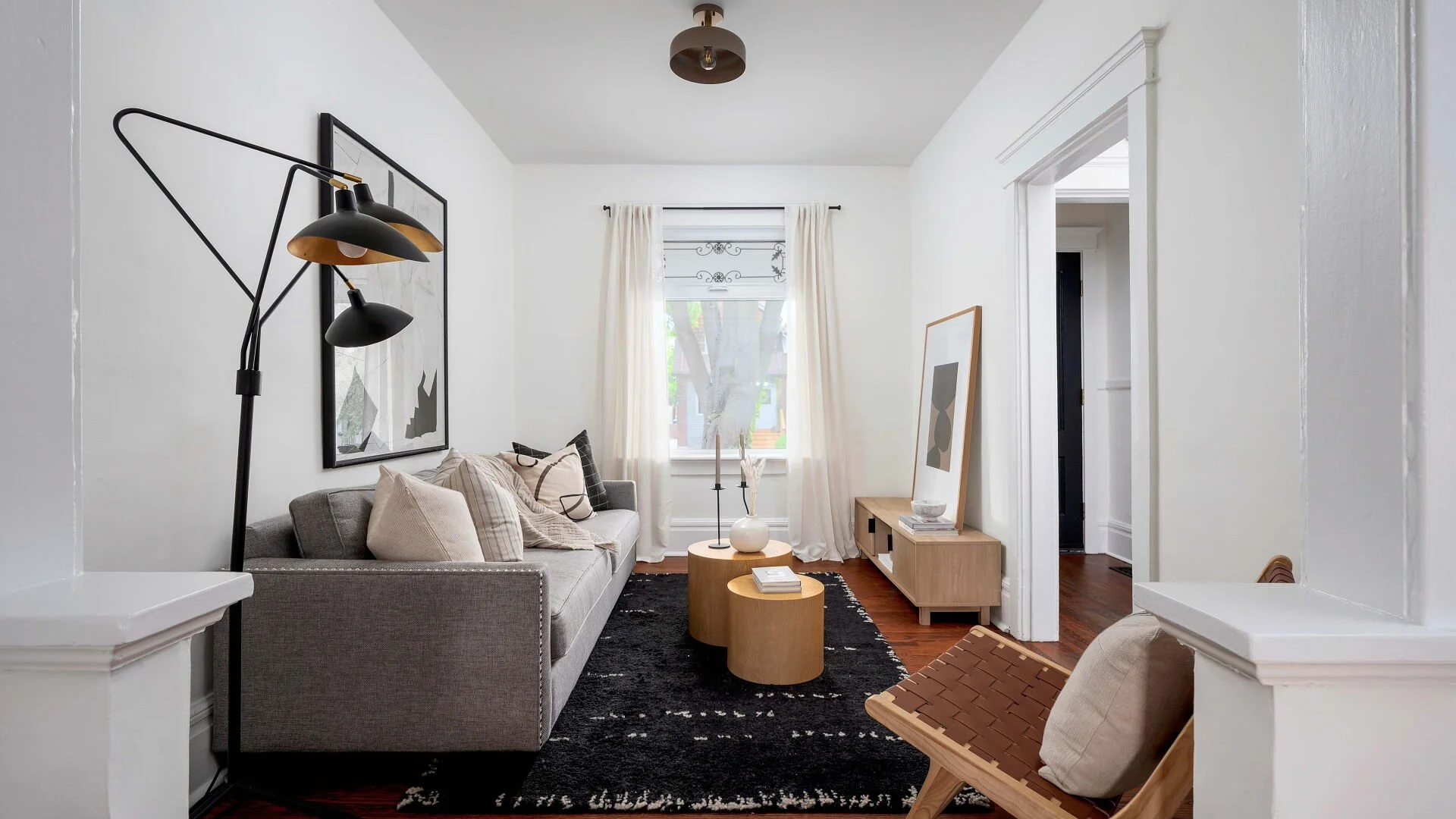 20 Condor Living 2.jpg