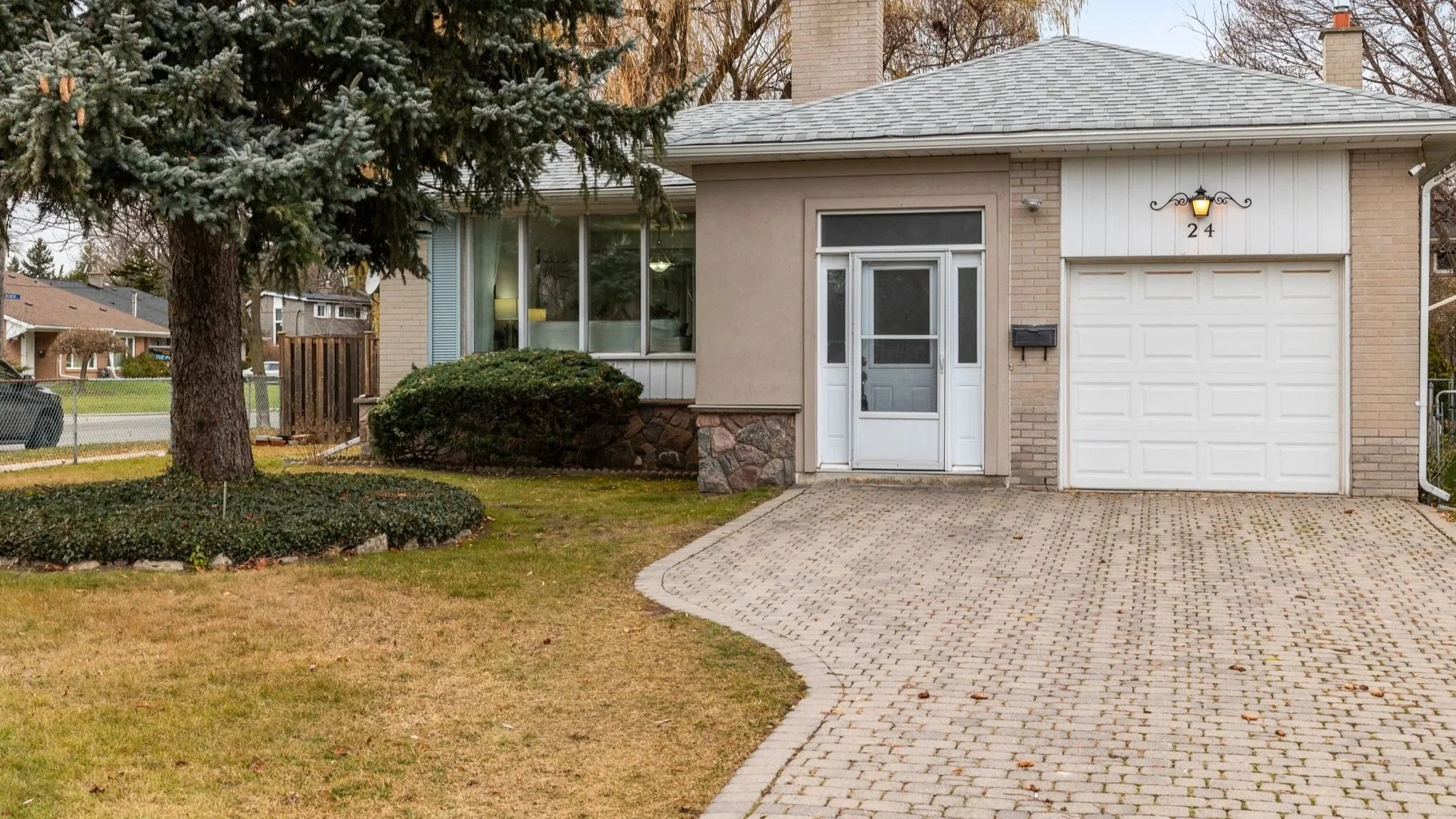 SOLD - 24 Skelmore Cres