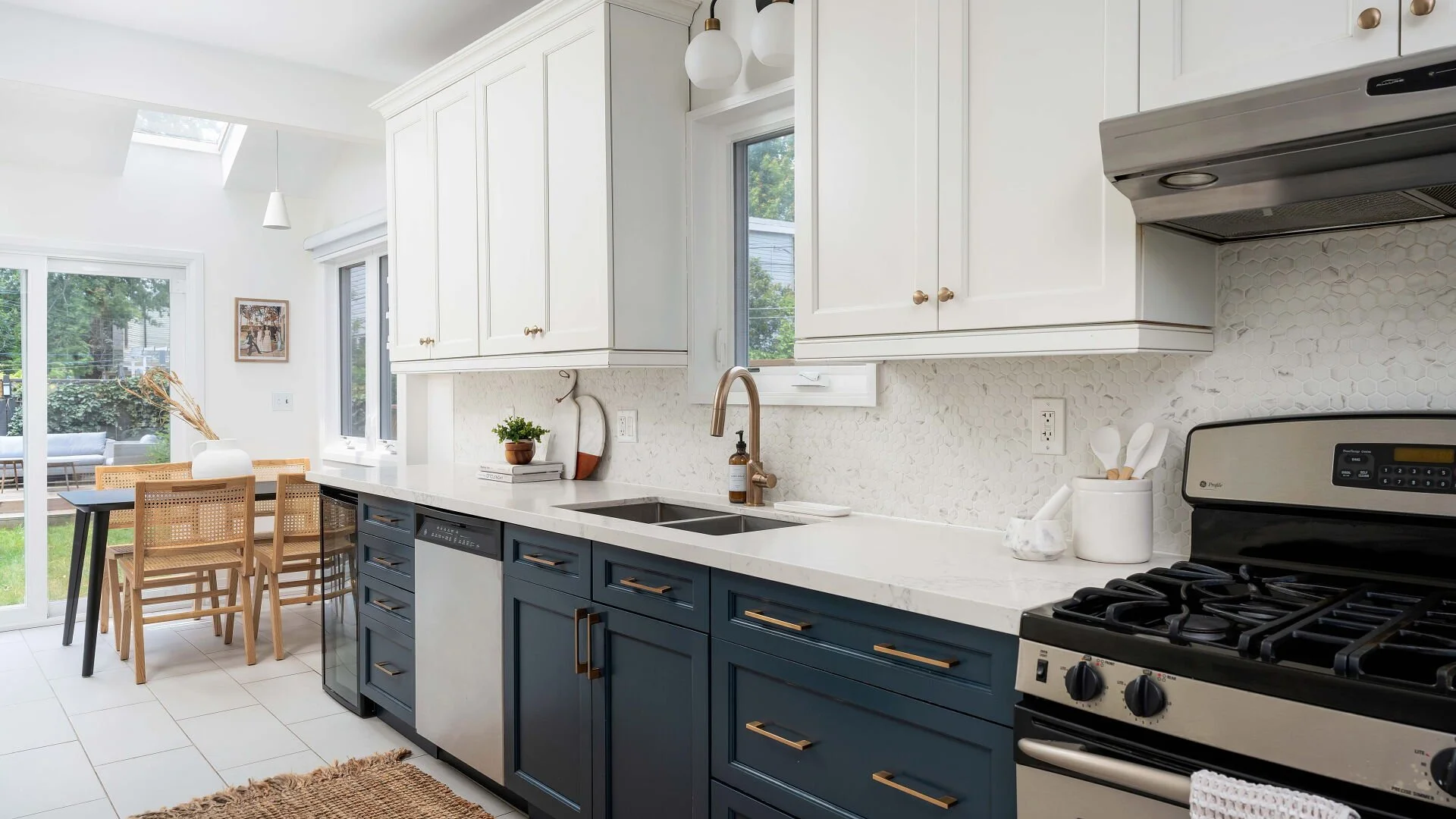 20 Condor Kitchen 3.jpg