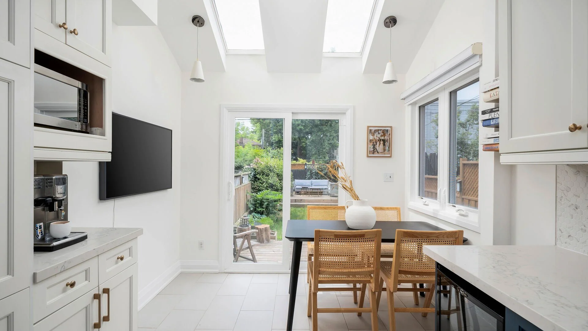 20 Condor Kitchen 5.jpg