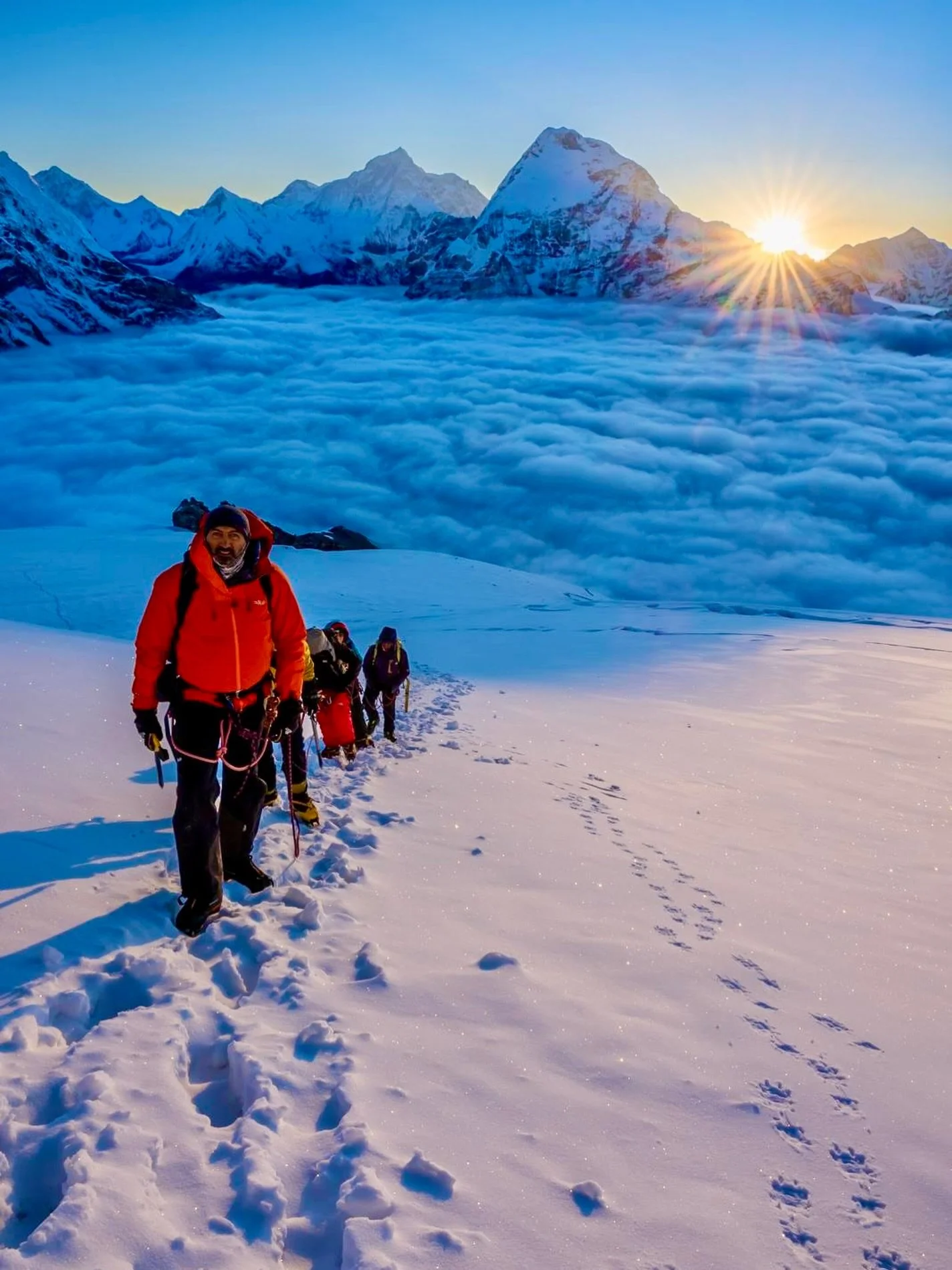 On the mountain, people often say:
&ldquo;I climbed Everest.&rdquo;
&ldquo;I summited Kilimanjaro.&rdquo;

But the truth is&hellip;
No one climbs alone.

From Kilimanjaro to Everest, every step you take is carried by a team you may not always see  gu