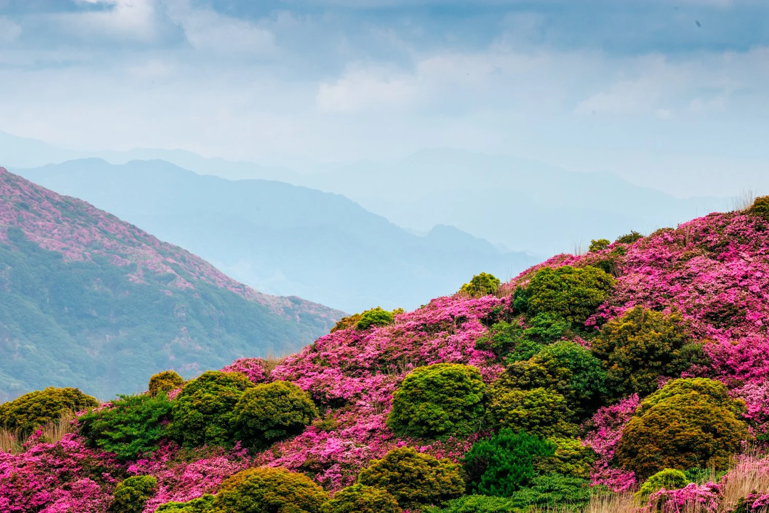 Mt-Aso-and-Eboshidaki.JPG