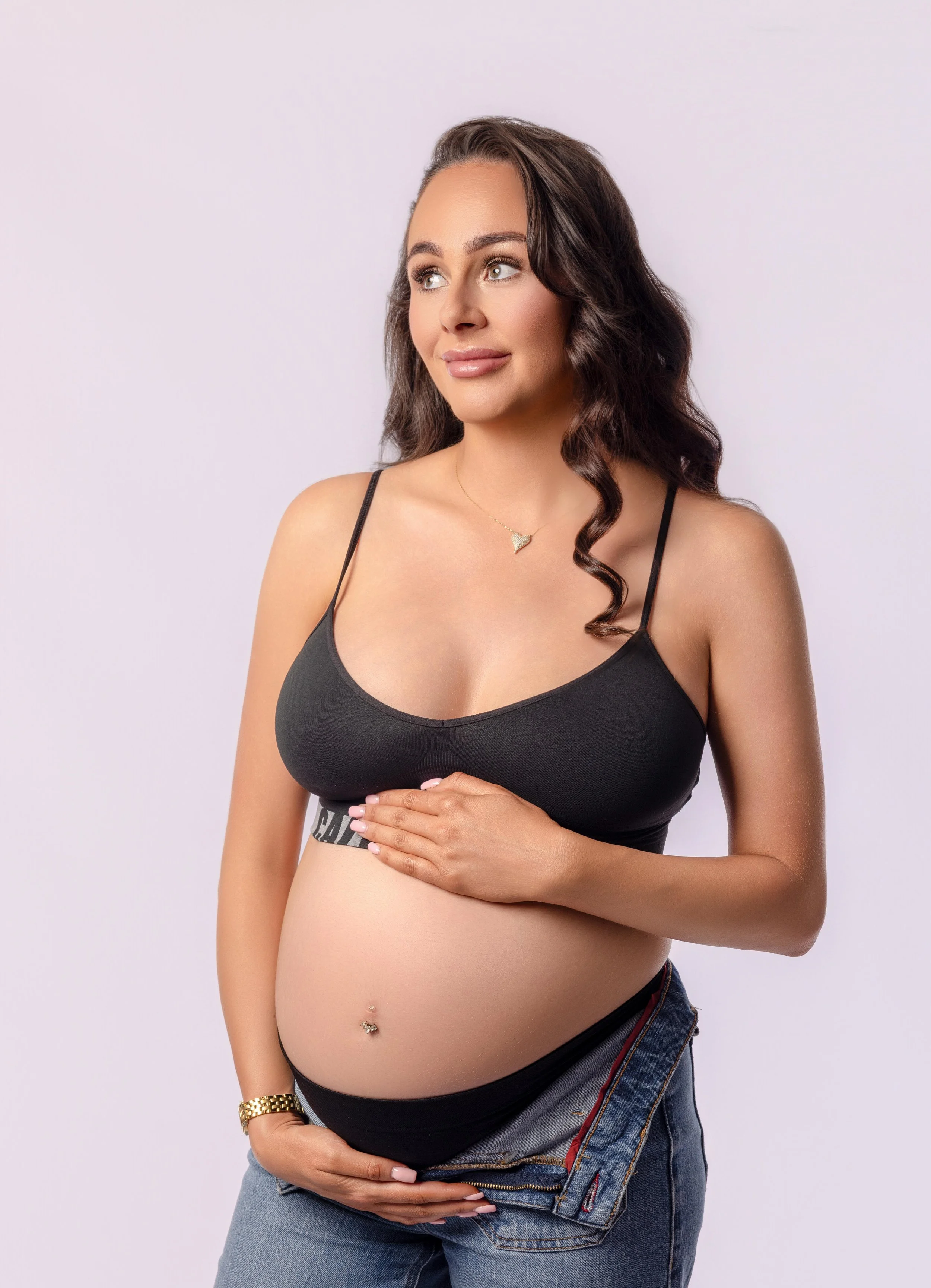 pregnant lady in Calvin Klein