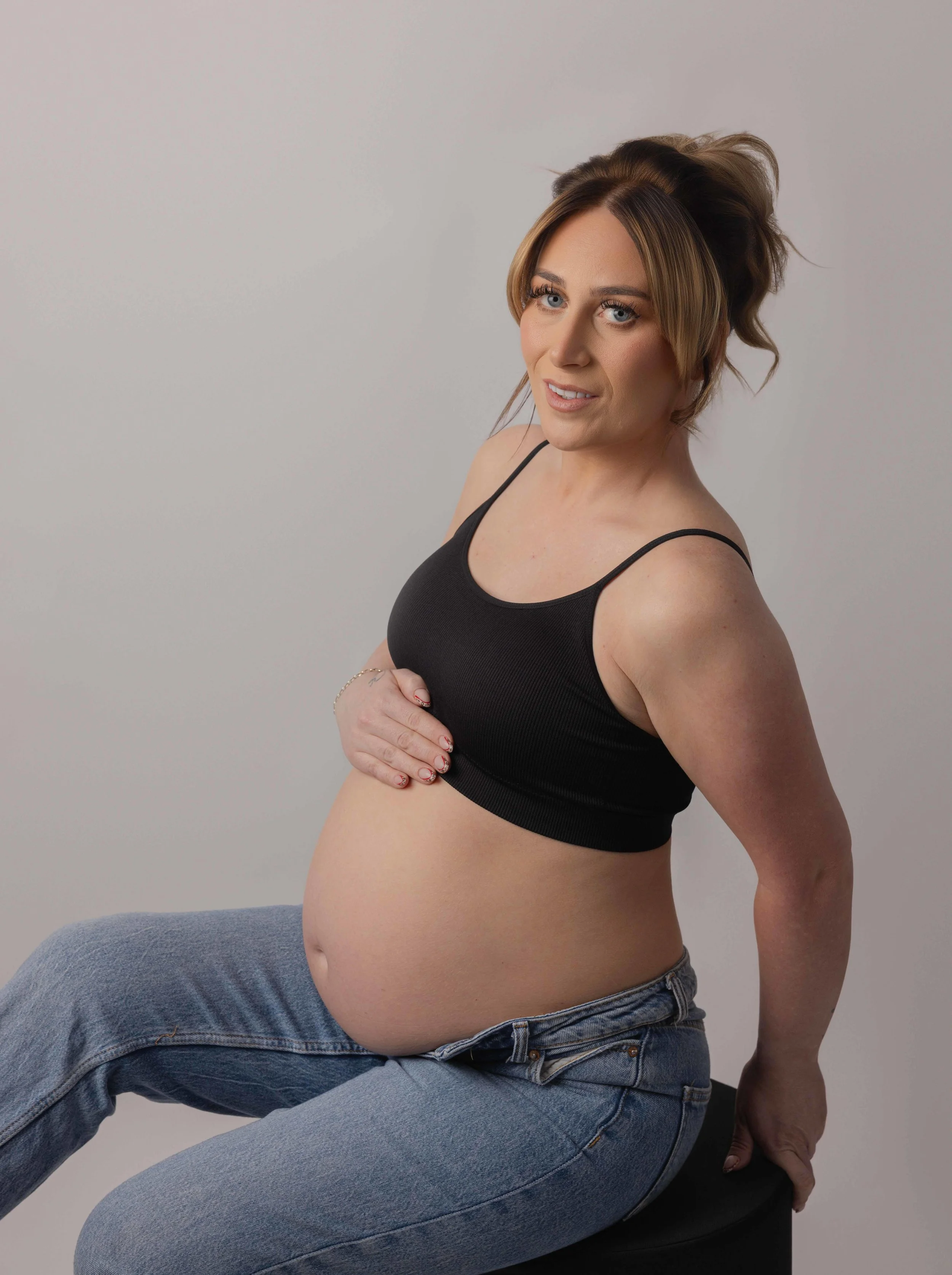 pregnancy photoshoot showing bump