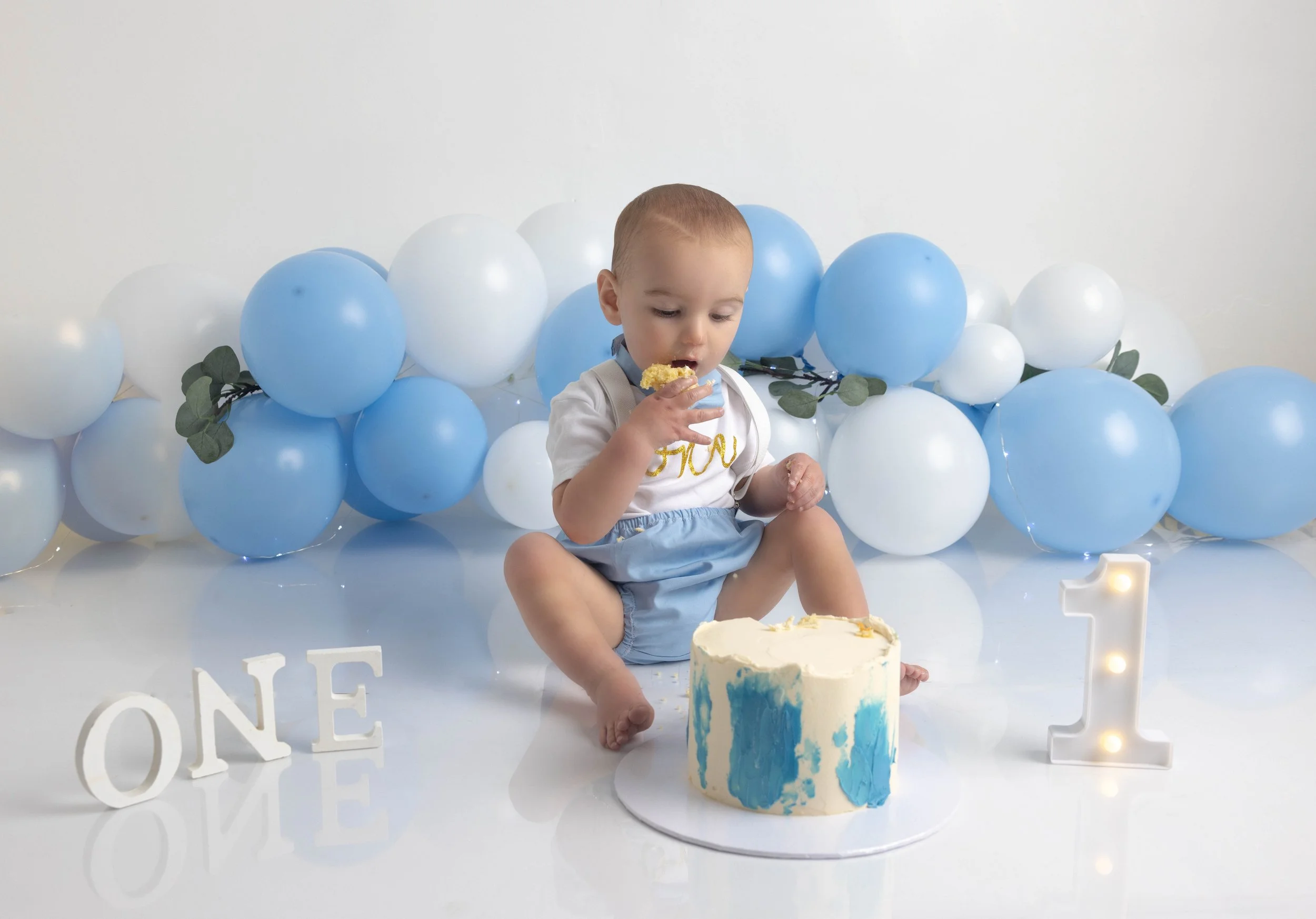 baby blue boys cake smash