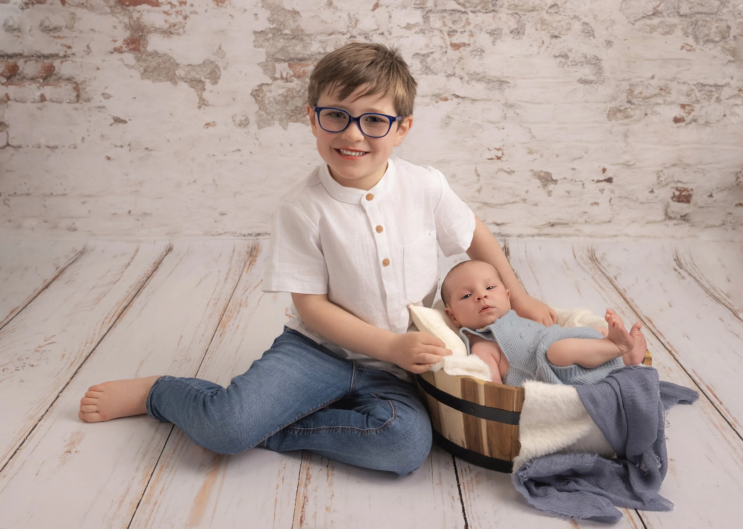siblings on a photoshoot