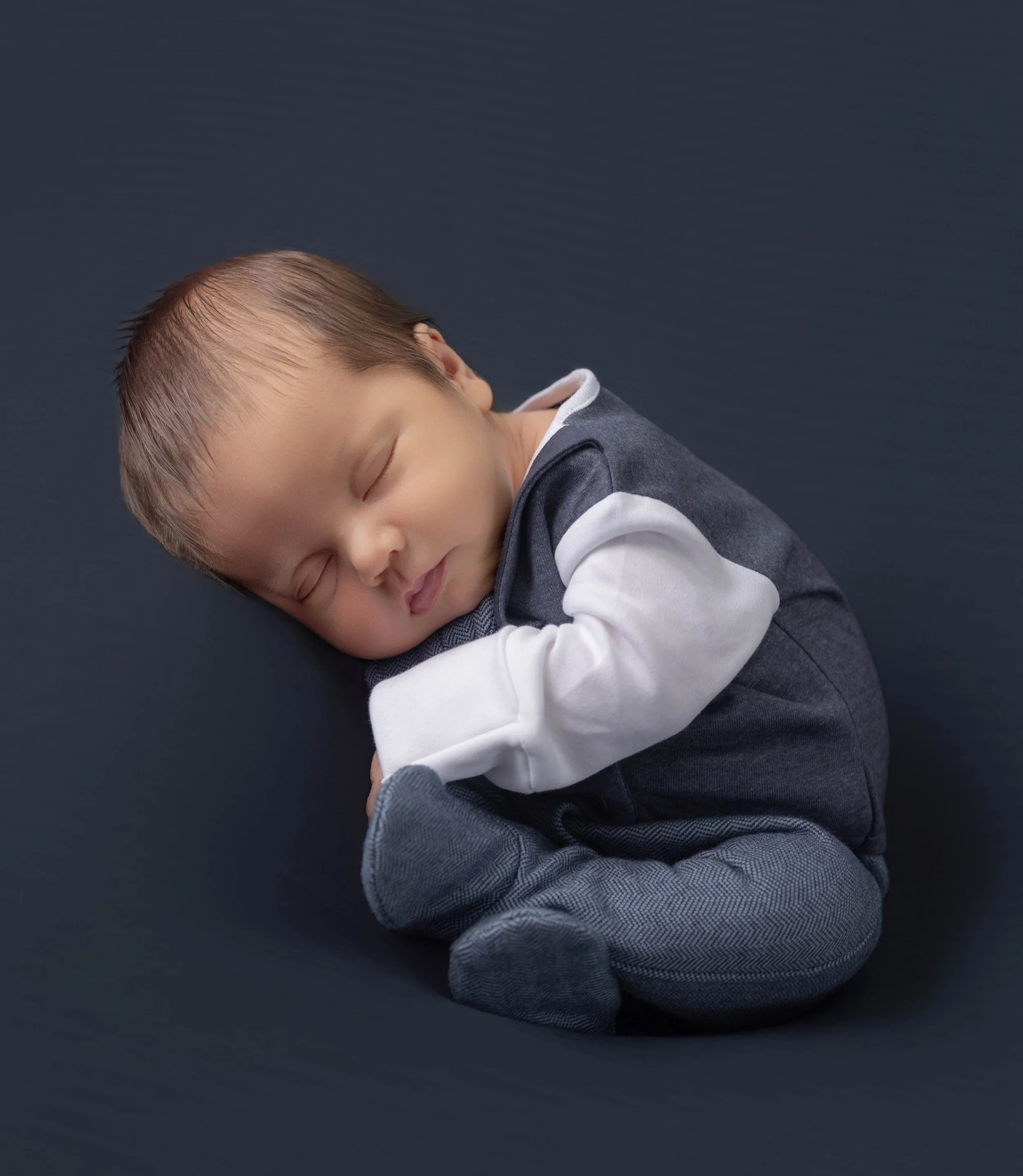 newborn baby scrunch