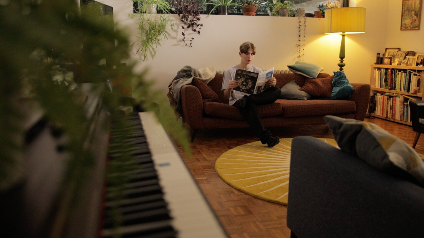 A cosy living room setup, 

was practicing composition and lighting.

#filmlight #filmlights #filmlighting #cinematography🎥 #cinematograph 
#cinematographerlife #dırectorofphotography #aputure #cinematicphoto #silhouettephotography #filmlight #filml