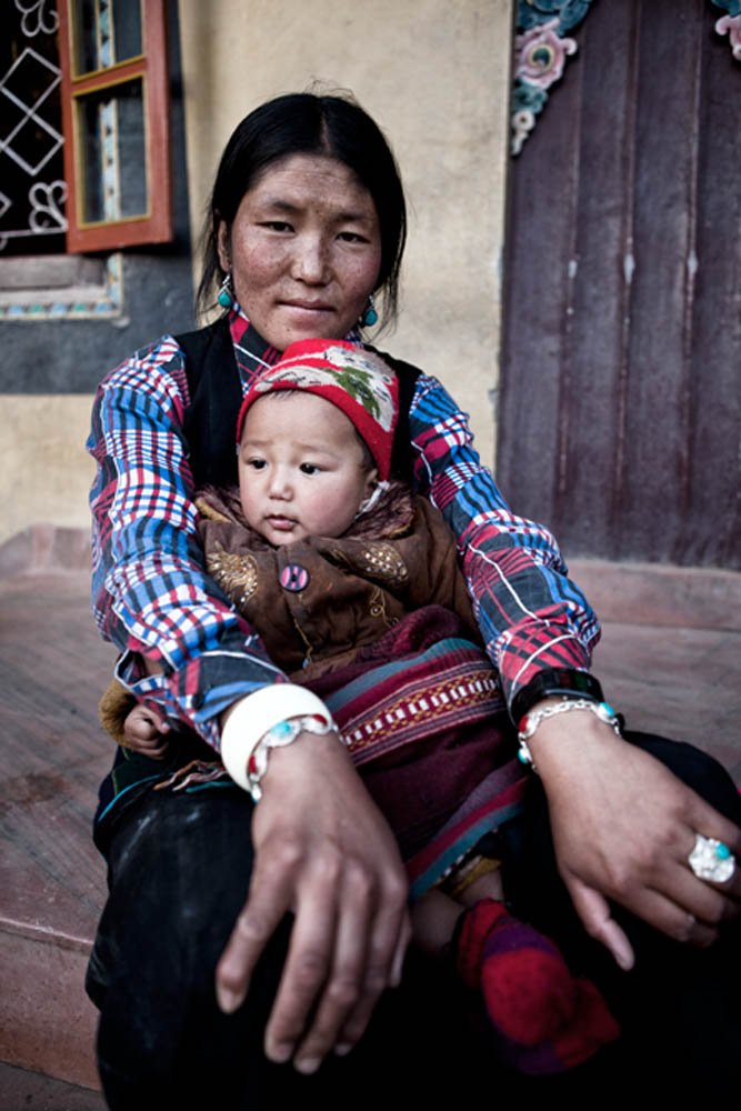 tibetanmomandbaby.jpg