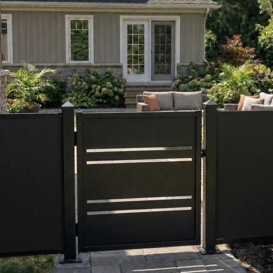 shorty-gate-with-screen-panel.jpeg