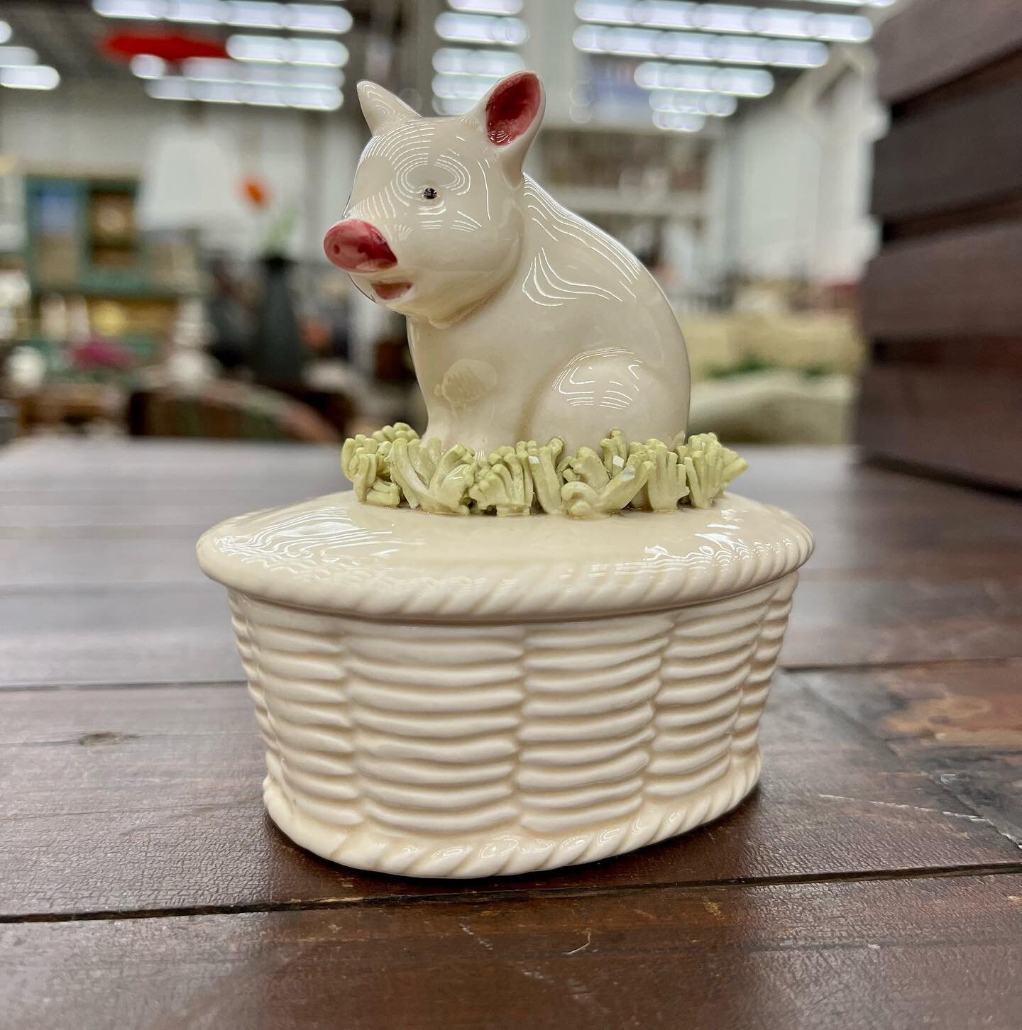 Just joined our farm &gt; Lidded Fitz &amp; Floyd 4.75&quot;H trinket dish circa 1982, $26.25 on consignment at #evolutionhomeva.
