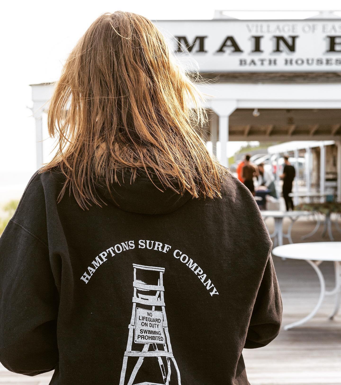 A heat wave is a perfect time to get more @thebeachhutonmain hoodies back in stock! Tap to shop now or head over to Main Beach to pick one up. More to come - stay tuned 👀☀️ 

#hamptons #surf #easthampton #montauk #mainbeach #hoodies #hamptonssummer