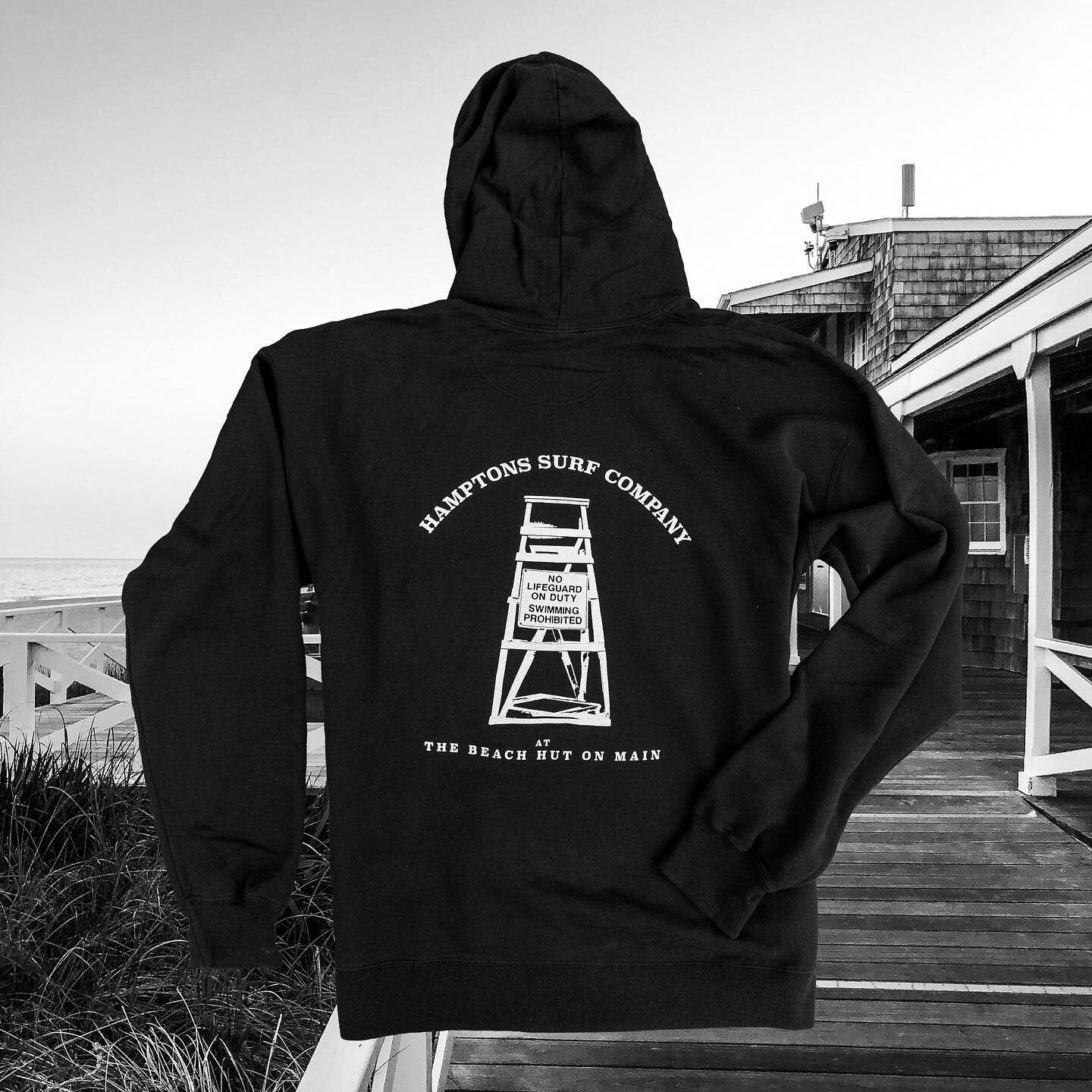 People like options. Our latest hoodie collab will now be available exclusively @thebeachhutonmain&hellip;and online. Tap to shop now or head on over to Main Beach to snag one before they&rsquo;re gone. 

#mainbeach #easthampton #summer2021 #hamptons