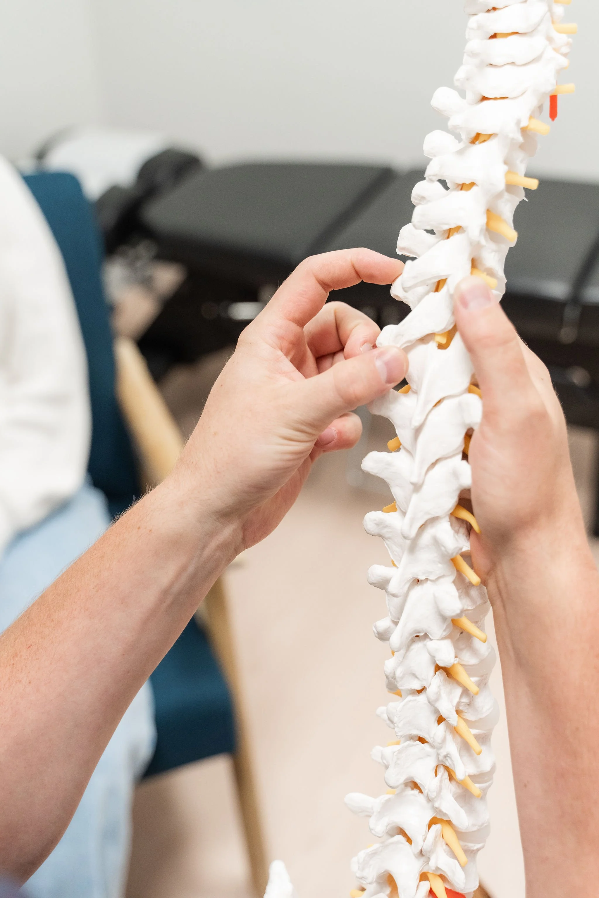 Why Your Neck &amp; Shoulder Pain Keeps Coming Back - Bonus: Free Guide