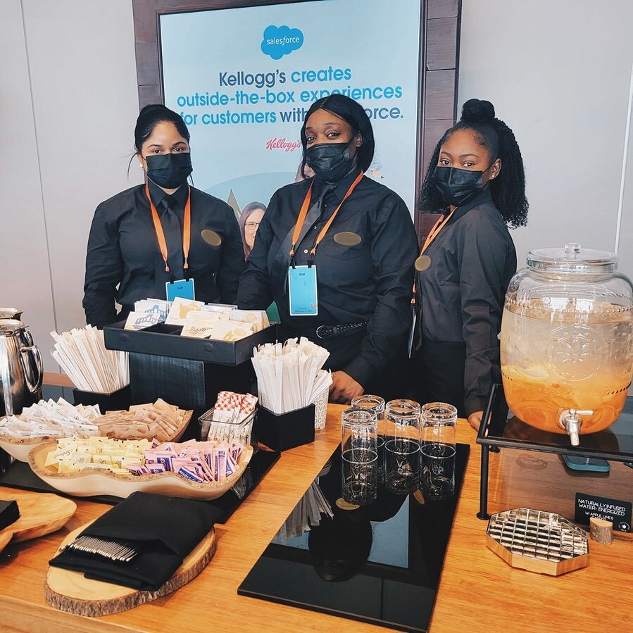 Our team served up sips and smiles (under the masks!) at the @javitscenter for @dreamforce NYC !
.
.
#ceenyc #ceebartenders #ceeservers #eventstaff #eventprofs #eventstaffingnyc #nycstaff