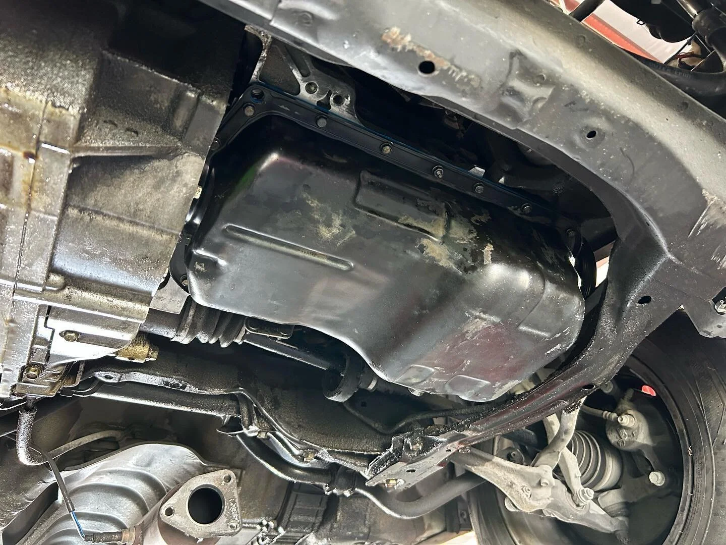 Last person installed this oil pan with pure RTV and no gasket. Probably was leaking less before they did this. We cleaned it all up and put back a physical gasket. One less leak on this 2000 #honda #accord with an #f23vtec. #arhindrichsllc #houston