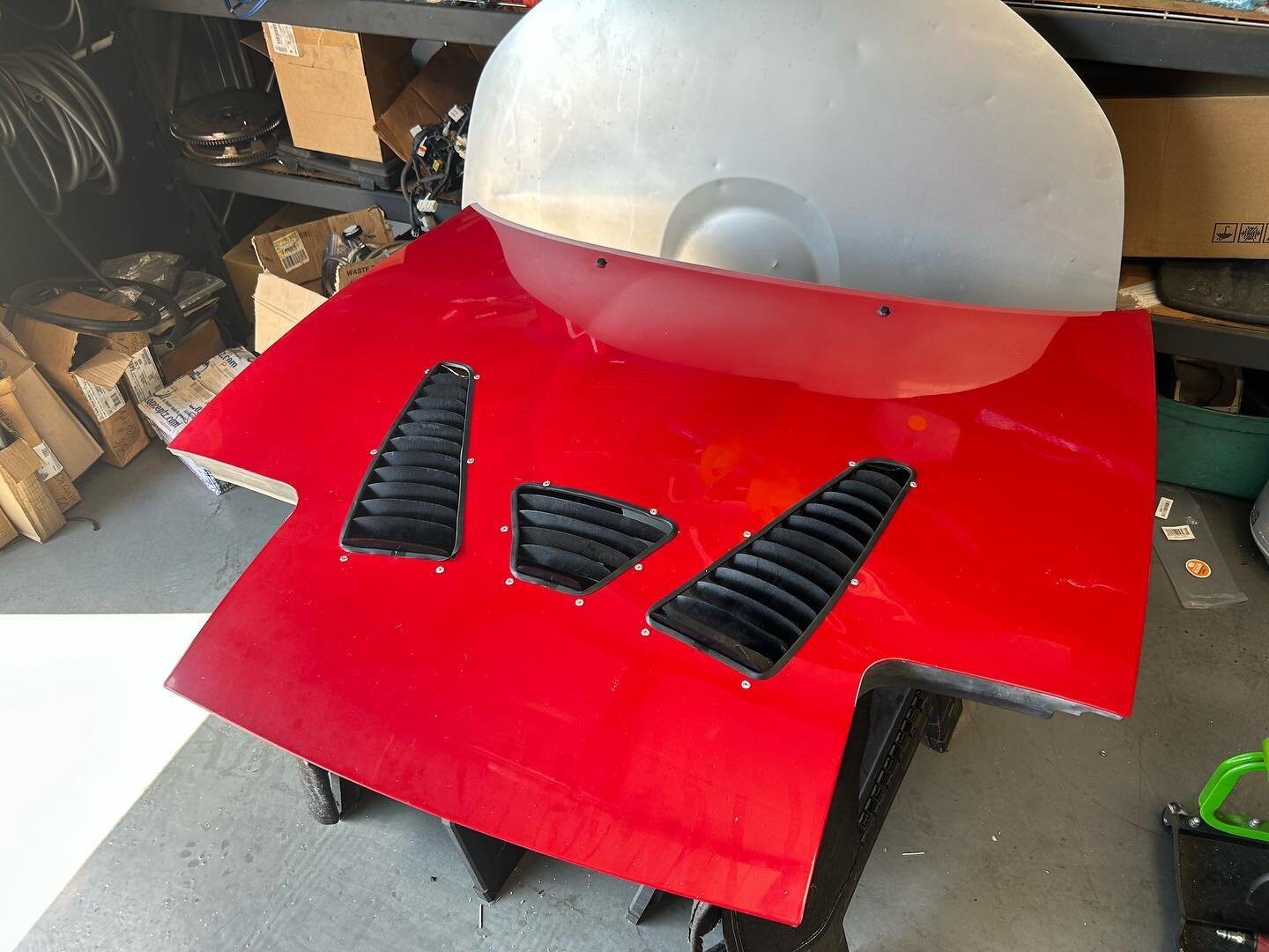 Cut up another hood for @singularmotorsports hood louvers on an #NAmiata. #arhindrichsllc #houston #texas #cypresstexas #thatmiatashop #houstonmiataclub #houstonmiatagroup #singularmotorsports #hoodlouvers