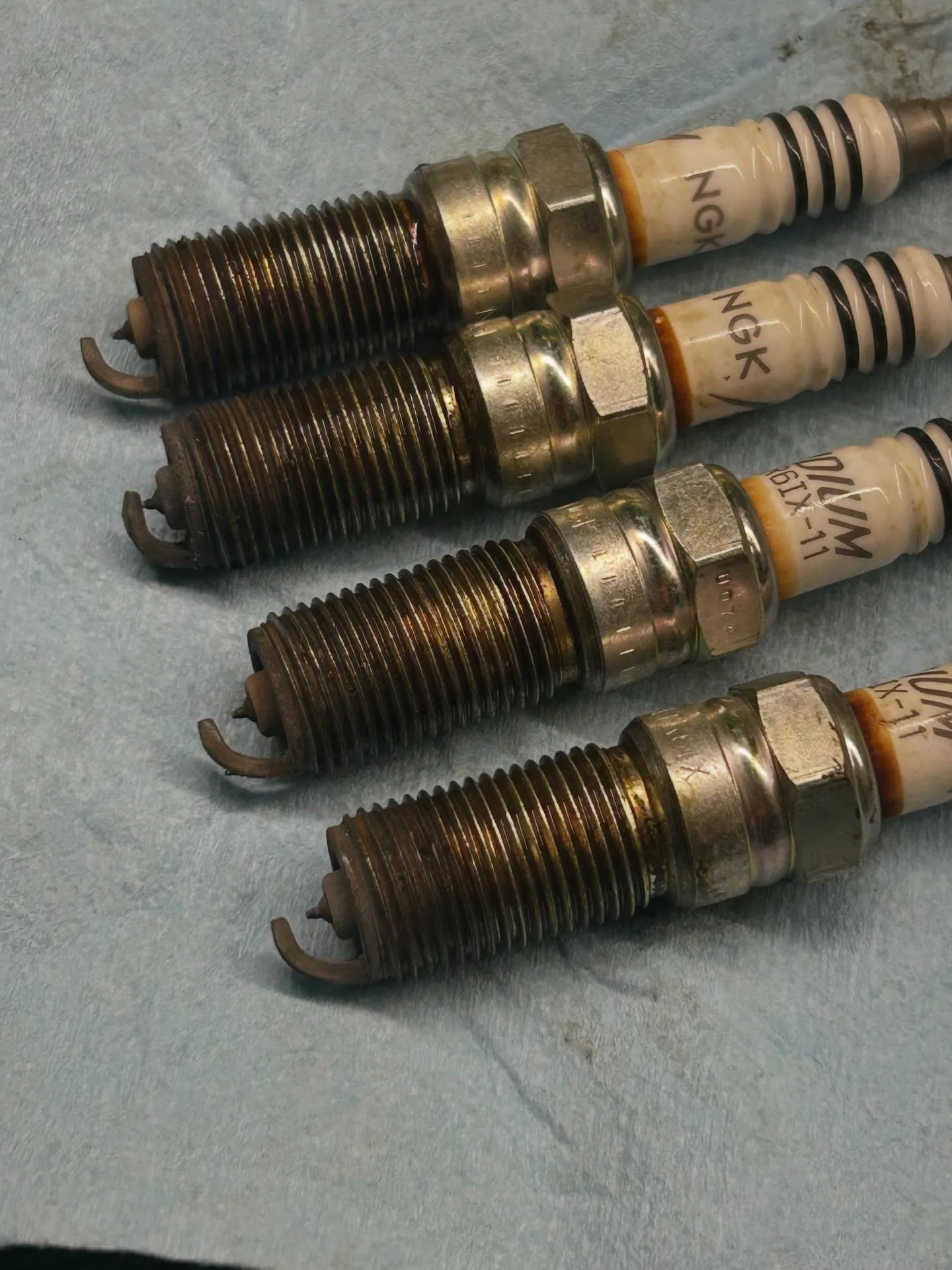 Misfire diagnosed. Do you see the problem? #arhindrichsllc #houstonmiataclub #houstonmiatagroup @houstonmiataclub #thatmiatashop