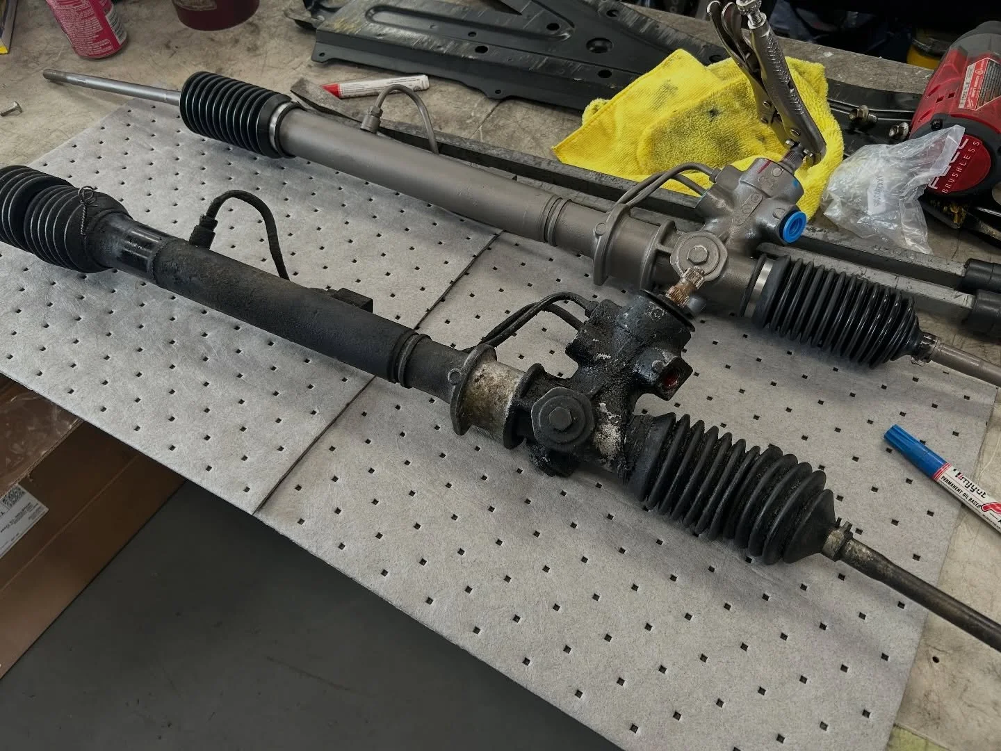 Replacing the steering rack on an #NAmiata today. #arhindrichsllc #houstonmiataclub @houstonmiataclub #thatmiatashop